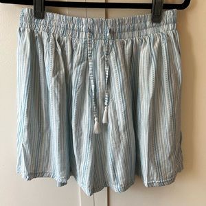 BCBGeneration NWOT Variegated Striped Blue & White High‎ Waisted Shorts Size L